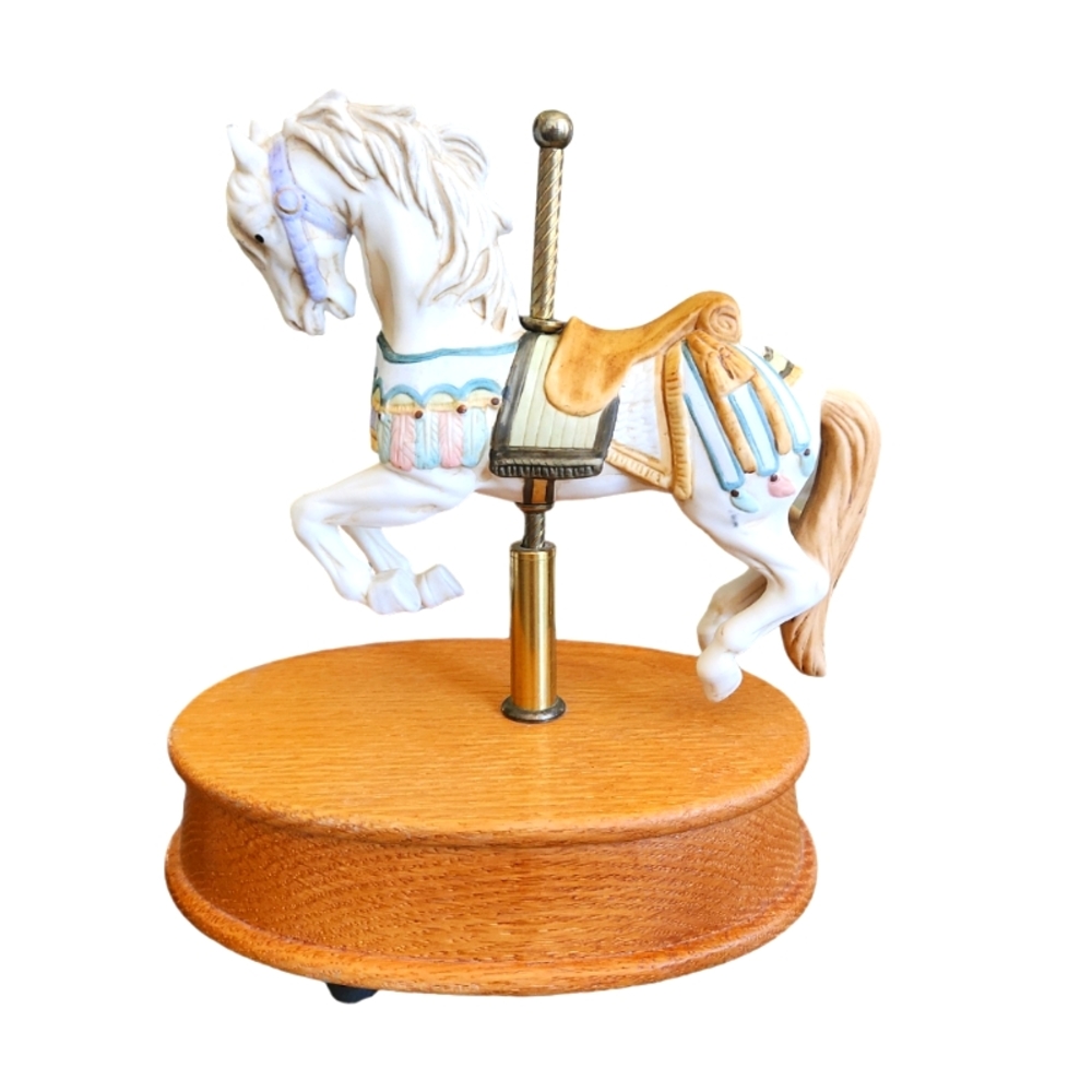 WILLITTS Horse Magical Moments Music Box